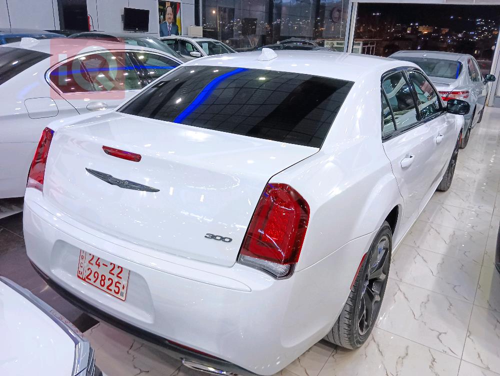 کرایسلەر 300